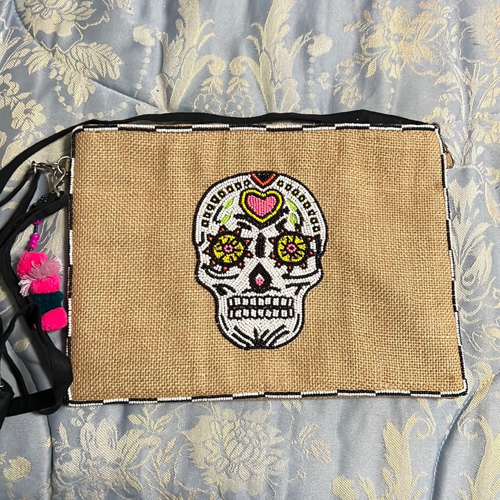 Skull beaded wristlet / crossbody bag